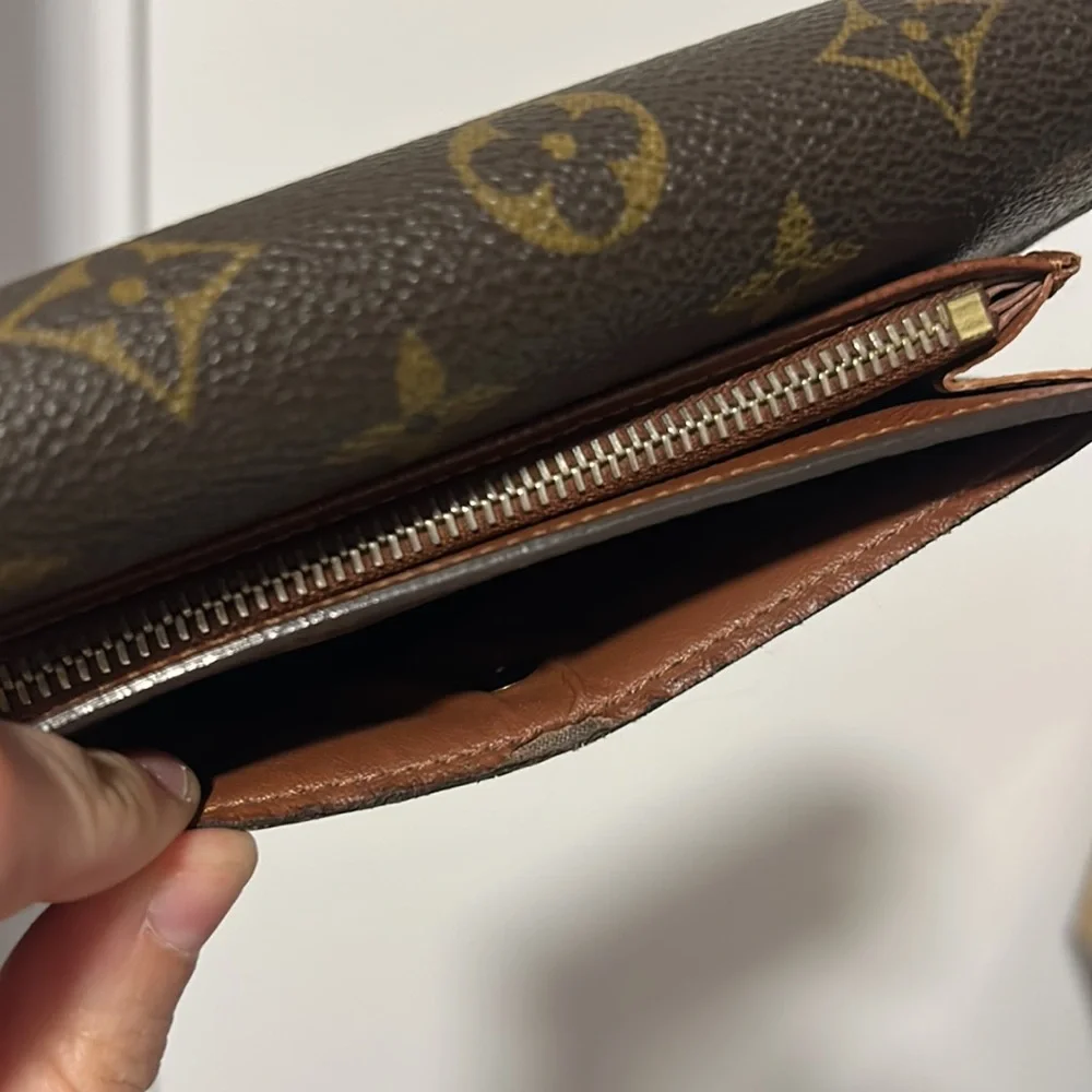 SOLD Louis Vuitton Alexandra Trifold Wallet - Picture 10 of 14
